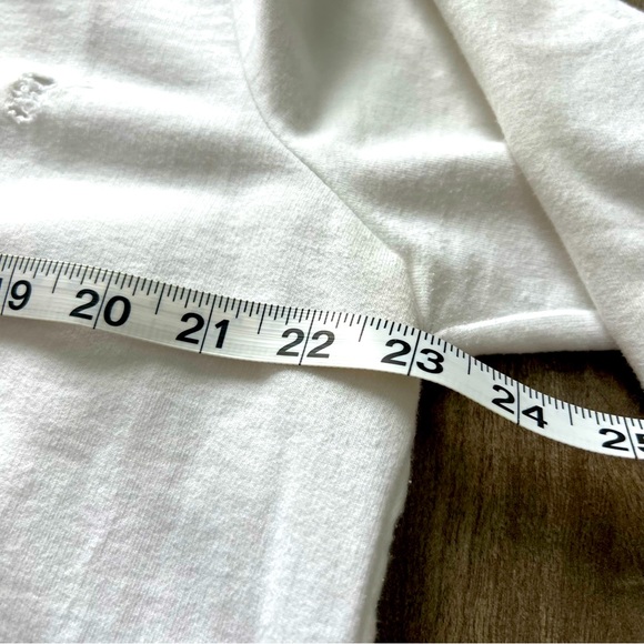 Twenty to Seven Distressed Women’s White Sweatshirt - Size L - Picture 4 of 5